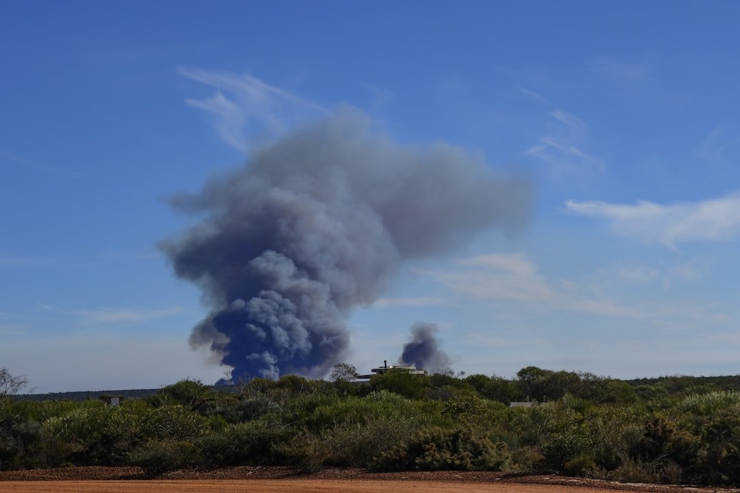 Western U.S. Wildfires Hit Peak Alert — What Nomads Should Know